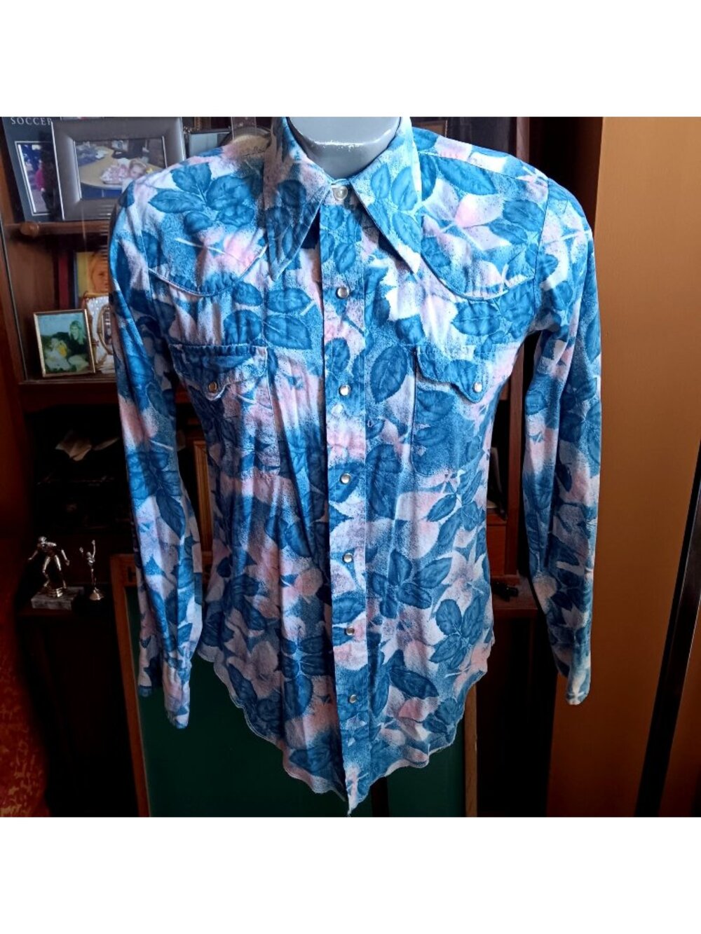 Medium Vintage Men's Western Shirt 1970's Cowboy Hippy Rayon Cotton Snap USA